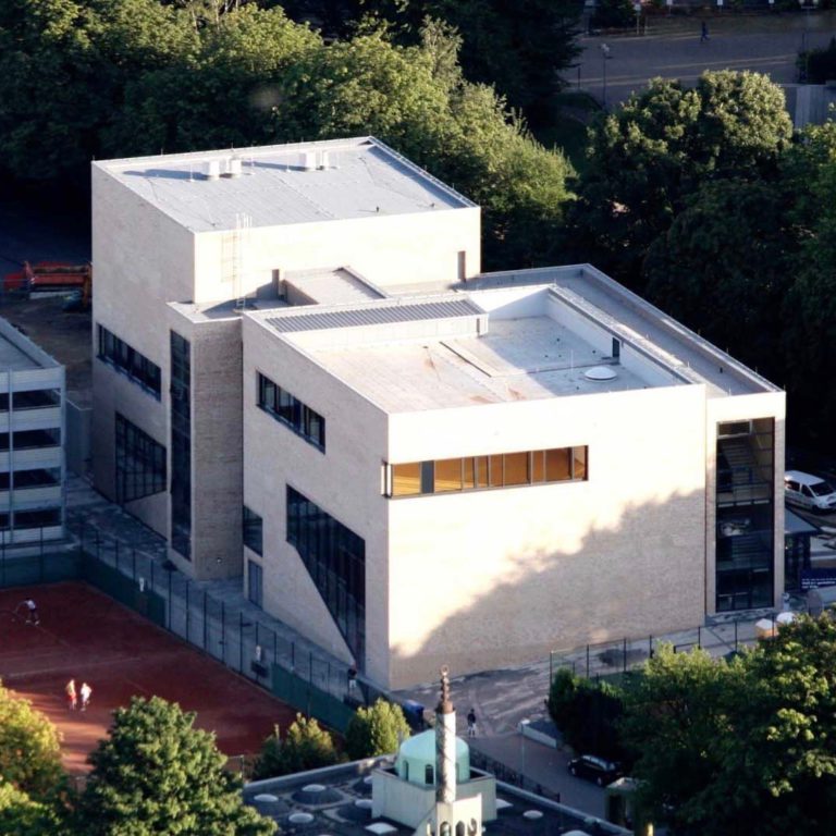 Auditorium building at the RWTH Aachen from above
